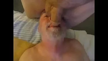 Reproduzir Homem quieto, pau rechonchudo, duas ejaculações vigorosas.