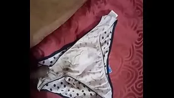 Jouer Masturbation des sous-vêtements de la mère d'un ami
