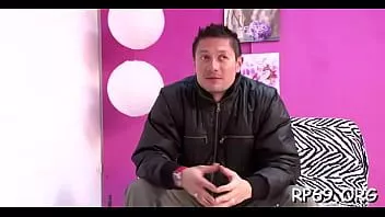 play Urocza wschodnia rudowłosa perfekcja jeździ z kochankiem