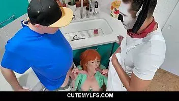 Play Vocal ginger milf fucks two family guys - lauren phillips