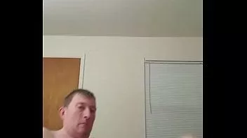 Reproducir ¡Ojalá estuvieras aquí para montar mi gran y grueso longdong duro como el infierno, erecto, bien rígido, con una polla!