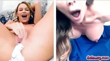 تشغيل حصلت Cherie de ville و emma hix على هزة الجماع أثناء إجراء مكالمة فيديو