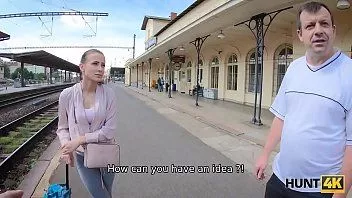 Jouer Chasse4k. un chasseur rencontre une fille à la gare et l'attire chez lui pour du sexe