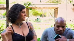 Oynat Dövmeli Porno Yıldızının Büyük Siyah Yarak ile Anal Macerası - Qween Tanrıça